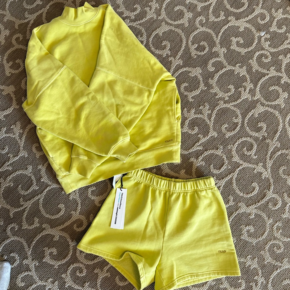 Aritiza TNA mockneck sweatshirts set